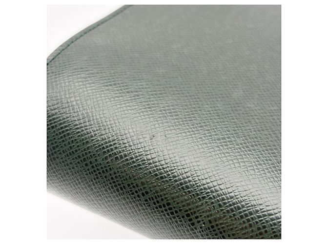 Pochette Louis Vuitton in pelle Taiga - vista 11