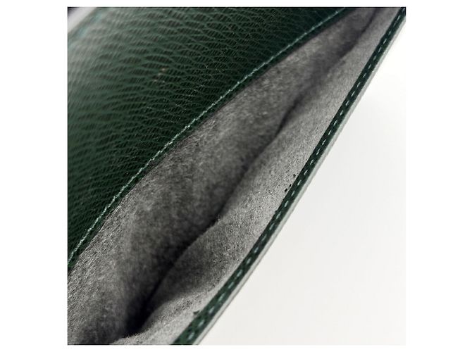 Pochette Louis Vuitton in pelle Taiga - vista 13