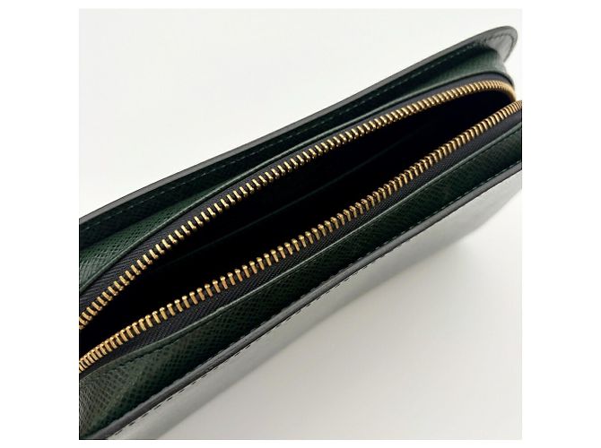Pochette Louis Vuitton in pelle Taiga - vista 15
