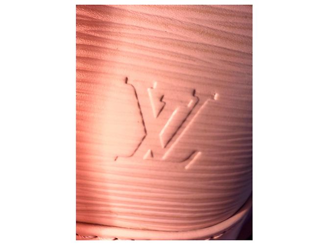Borsa Louis Vuitton Alma BB Rose Ballerine in pelle Epi Rosa - vista 13
