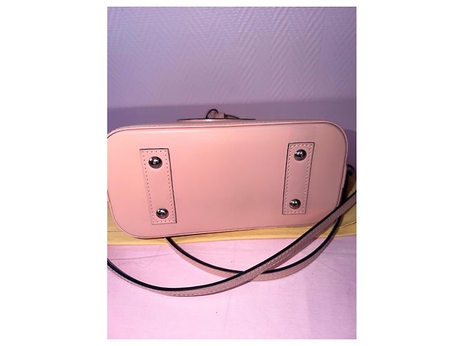 Borsa Louis Vuitton Alma BB Rose Ballerine in pelle Epi Rosa - vista 18