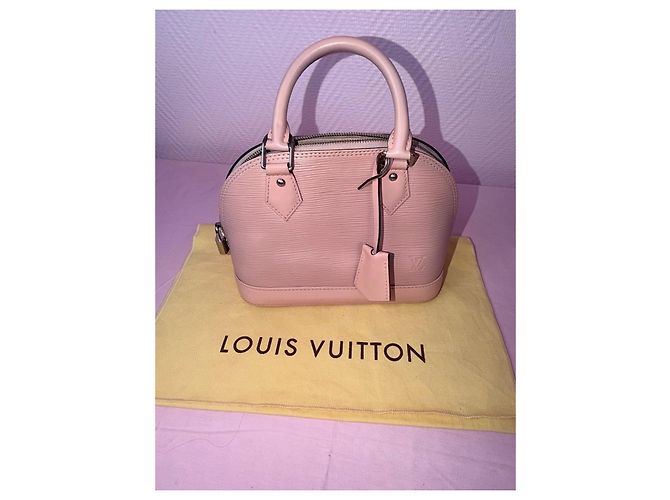 Borsa Louis Vuitton Alma BB Rose Ballerine in pelle Epi Rosa - vista 4
