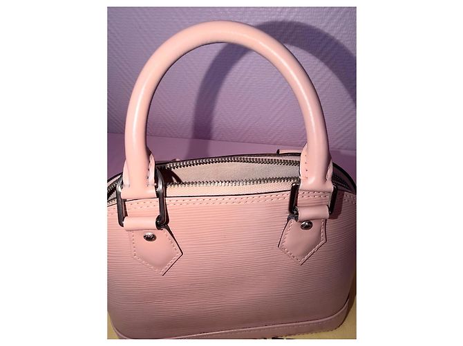 Borsa Louis Vuitton Alma BB Rose Ballerine in pelle Epi Rosa - vista 7