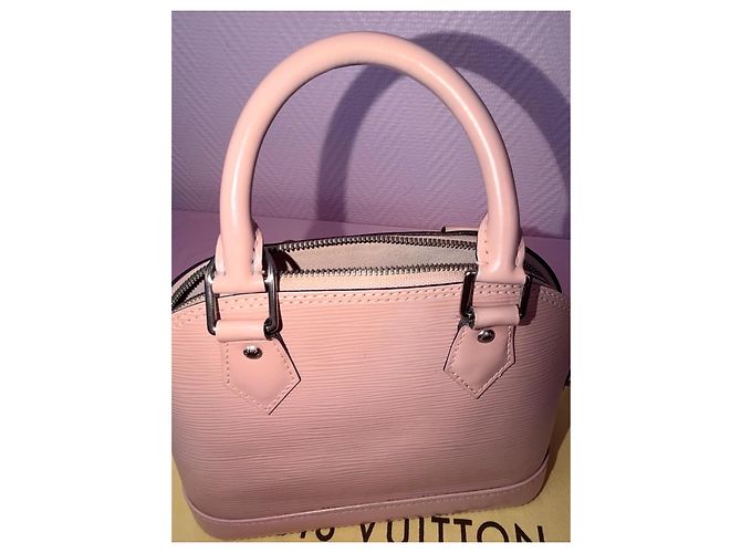 Borsa Louis Vuitton Alma BB Rose Ballerine in pelle Epi Rosa - vista 8