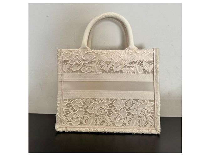 Borsa Dior Book Tote in pizzo avorio Crudo Bianco sporco - vista 3