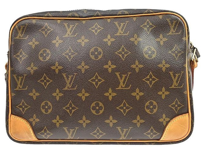 Louis Vuitton Nil Messenger Monogram Canvas 28 Marrone - vista 2
