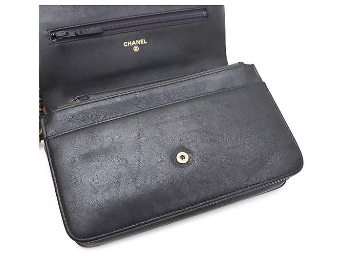 Chanel Borsa a tracolla WOC in pelle di agnello trapuntata con catena dorata Nero - vista 10