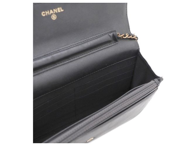 Chanel Borsa a tracolla WOC in pelle di agnello trapuntata con catena dorata Nero - vista 11