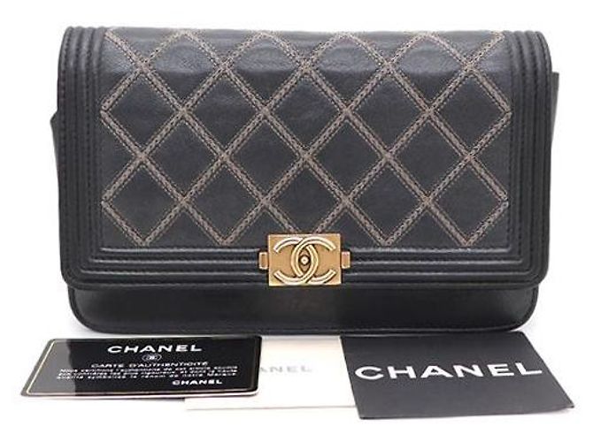 Chanel Borsa a tracolla WOC in pelle di agnello trapuntata con catena dorata Nero - vista 12