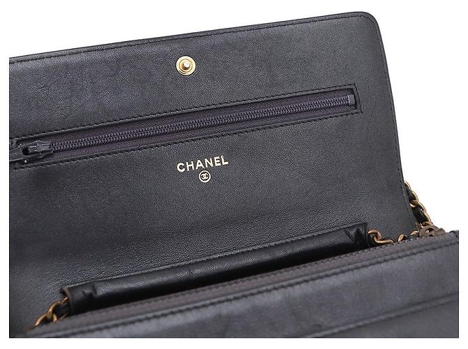 Chanel Borsa a tracolla WOC in pelle di agnello trapuntata con catena dorata Nero - vista 9
