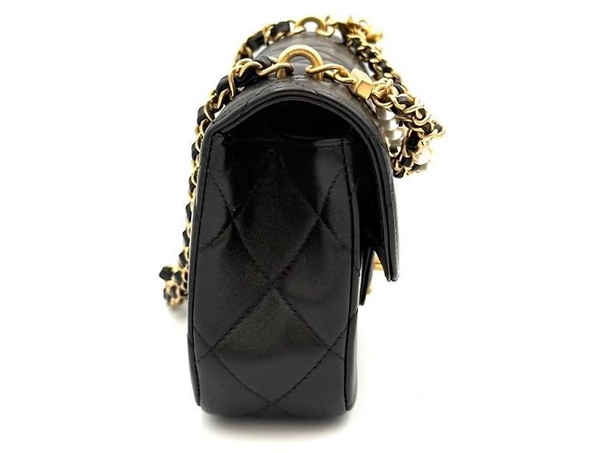Chanel Mini Flap Bag with Pearls Black Nero - vista 3