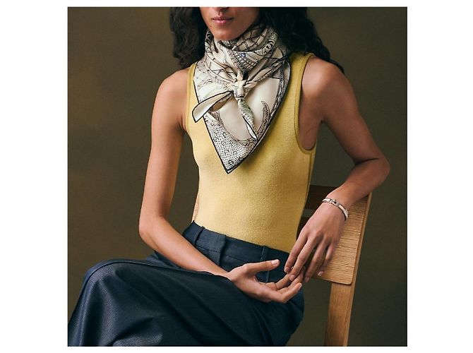 Hermès Bufanda Chevaux d'Hephaistos Cream/Green Verde - vista 8
