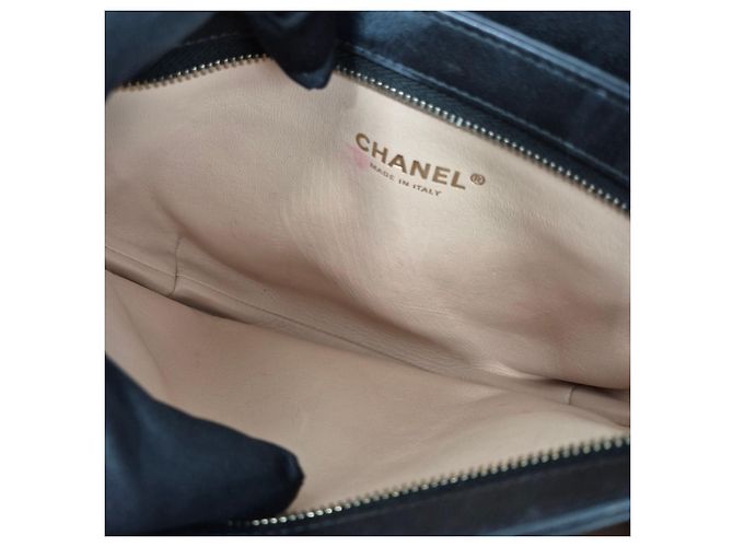 Chanel Borsa a Tracolla Season Chain Nera Nero - vista 13