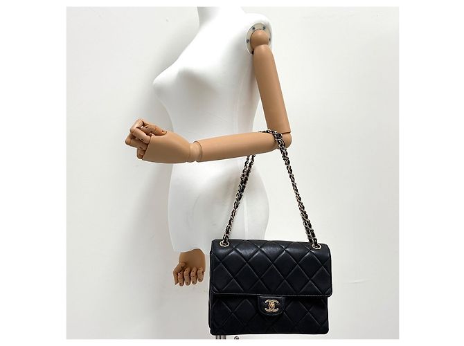 Chanel Borsa a Tracolla Season Chain Nera Nero - vista 3