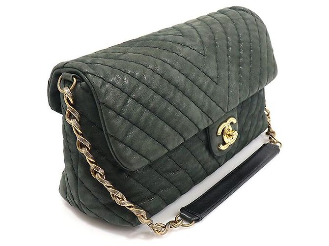 Chanel Borsa a tracolla CC Flap in pelle iridescente chevron verde scuro con surpiqûre - vista 3