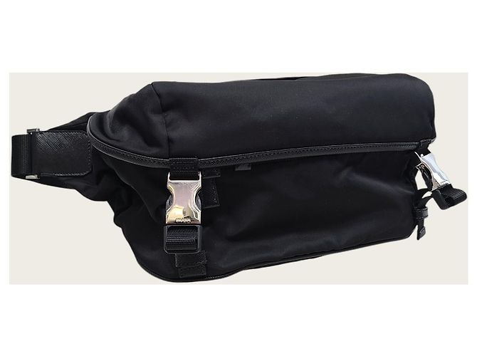 Prada Borsa a Tracolla Biker Medium in Re-Nylon Saffiano Nero - vista 4
