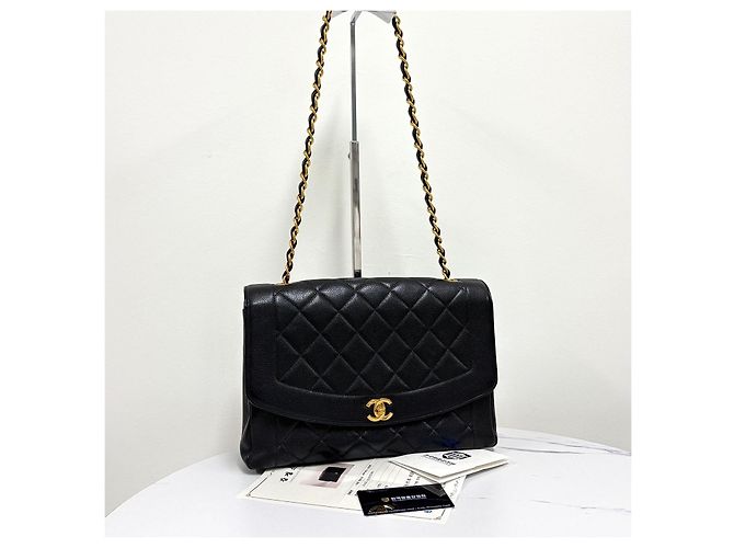 Chanel Borsa a tracolla con catena Diana in Caviar Nero - vista 5