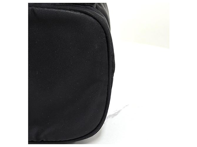 Prada Borsa Bucket in Nylon con Logo Triangolo Nero - vista 12