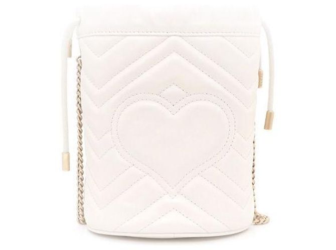 Gucci Mini Borsa Secchiello GG Marmont Chevron con Catena Dorata Bianco - vista 3