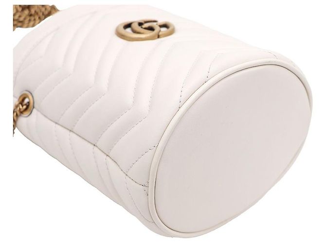 Gucci Mini Borsa Secchiello GG Marmont Chevron con Catena Dorata Bianco - vista 6