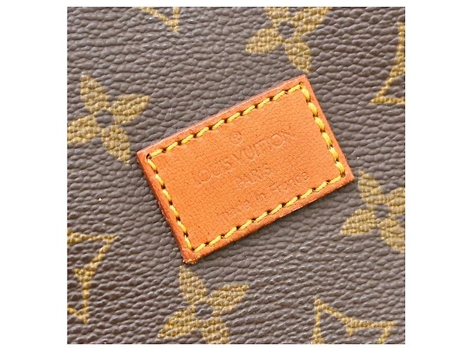 Louis Vuitton Saumur Monogram 30 Marrone - vista 4