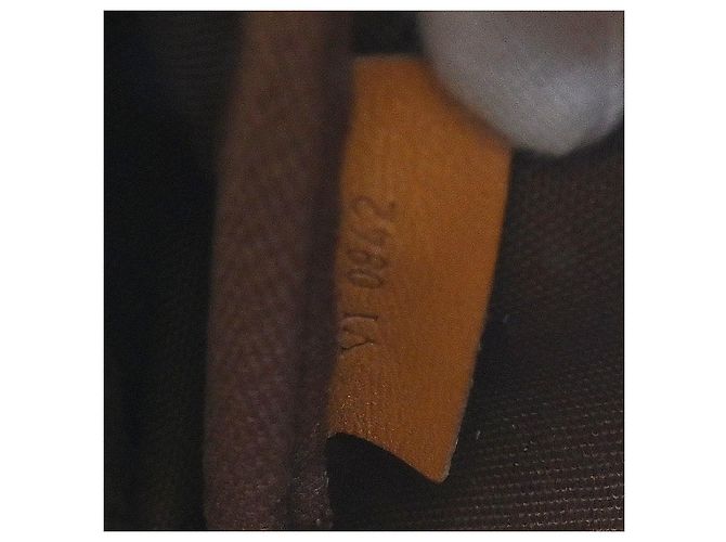 Louis Vuitton Saumur Monogram 30 Marrone - vista 5