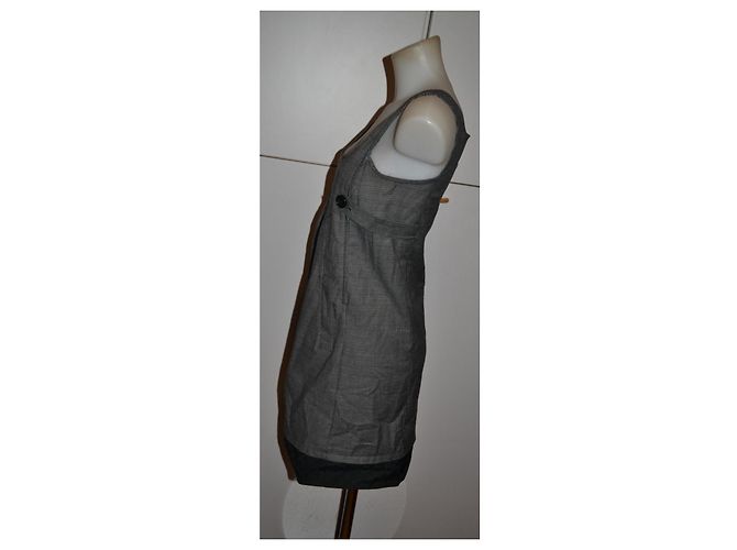 Autre Marque Graues kurzes Kleid mit Karomuster und schwarzen Details - Ansicht 3