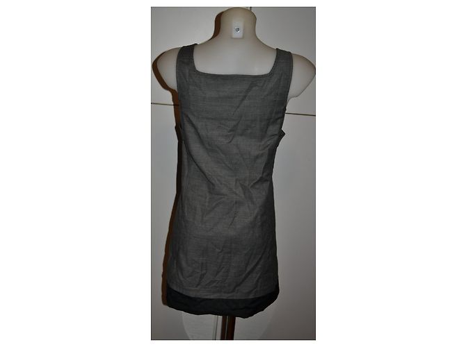 Autre Marque Graues kurzes Kleid mit Karomuster und schwarzen Details - Ansicht 4