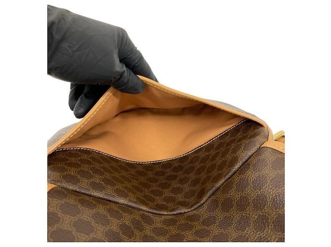 Céline Celine Vintage Macadam Blazon Pattern Triomphe Schultertasche aus Leder Braun - Ansicht 10