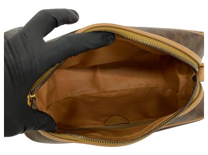Céline Celine Vintage Macadam Blazon Pattern Triomphe Schultertasche aus Leder Braun - Ansicht 9