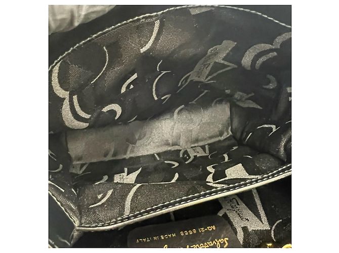 Borsa a tracolla 2 vie Gancini in pelle Salvatore Ferragamo - vista 9