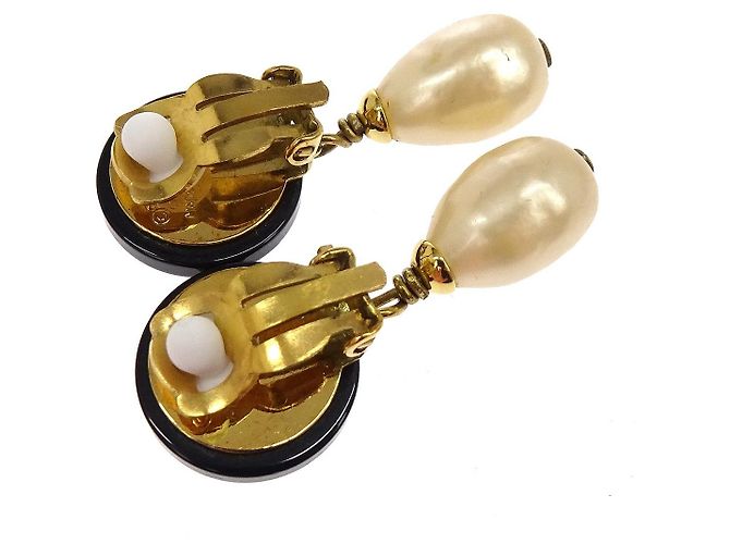 Orecchini Chanel CC Logo pendenti in perle artificiali e placcato oro D'oro - vista 2