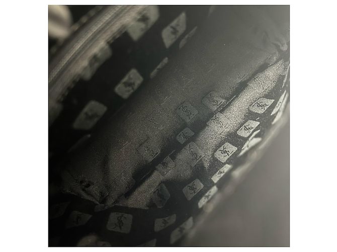 Borsa a tracolla in pelle con logo traforato Yves Saint Laurent Nero - vista 9