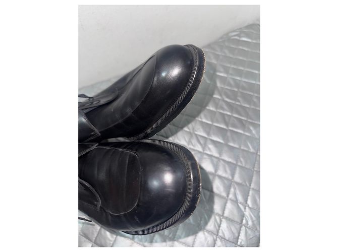 Gucci Schwarze Leder-Schnürschuhe - Ansicht 2