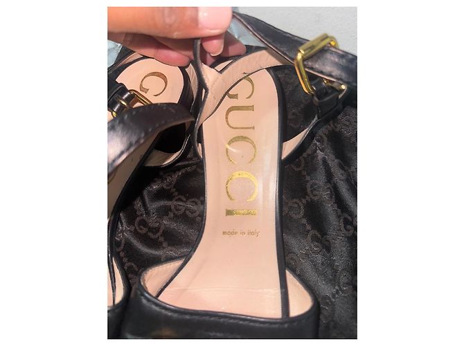 Sandali Gucci in pelle nera con morsetto dorato Nero - vista 2