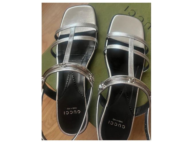 Sandali a listini Gucci in pelle argento - vista 4