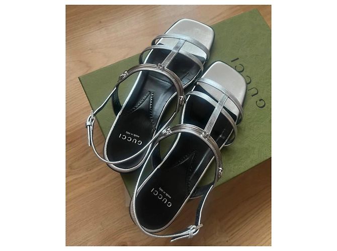 Sandali a listini Gucci in pelle argento - vista 5