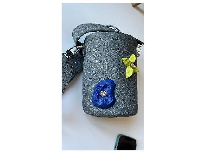 Borsa a secchiello Louis Vuitton in pelle grigia Grigio - vista 9