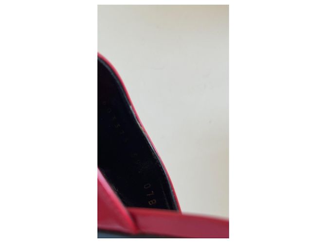 Gucci Slingback-Heels aus rotem Lackleder - Ansicht 14