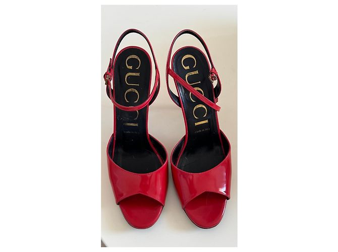 Gucci Slingback-Heels aus rotem Lackleder - Ansicht 5