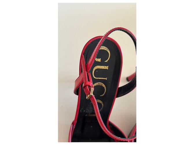 Gucci Slingback-Heels aus rotem Lackleder - Ansicht 8