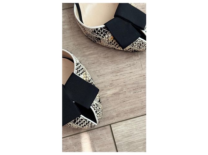 Décolleté con fiocco in tweed bianco e nero Chanel Stampa python - vista 8