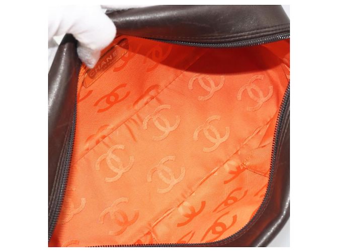 Borsa Bowling Matelassé CHANEL Linea Cambon in Pelle Marrone Scuro CC Auth 198322SAV Argento - vista 17