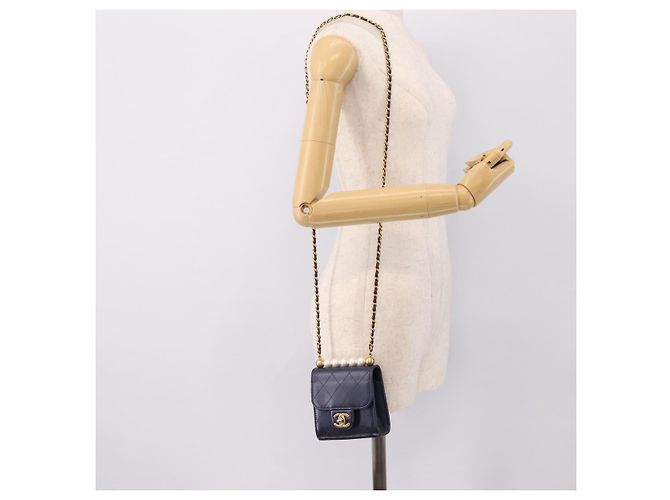 Borsa CHANEL Mini Matelasse Chain Pearl Bag Goatskin Navy Gold CC Auth 197060SAM D'oro Blu navy - vista 25