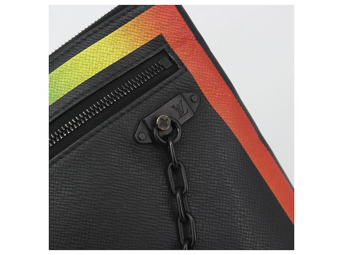 LOUIS VUITTON taiga rainbow Chain Pochette A4 Bag Black M30347 LV Auth 195606A Nero - vista 12