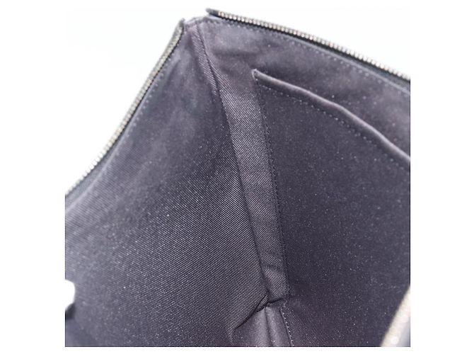 LOUIS VUITTON taiga rainbow Chain Pochette A4 Bag Black M30347 LV Auth 195606A Nero - vista 18