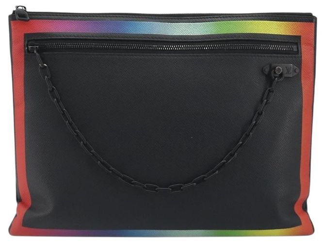 LOUIS VUITTON taiga rainbow Chain Pochette A4 Bag Black M30347 LV Auth 195606A Nero - vista 2