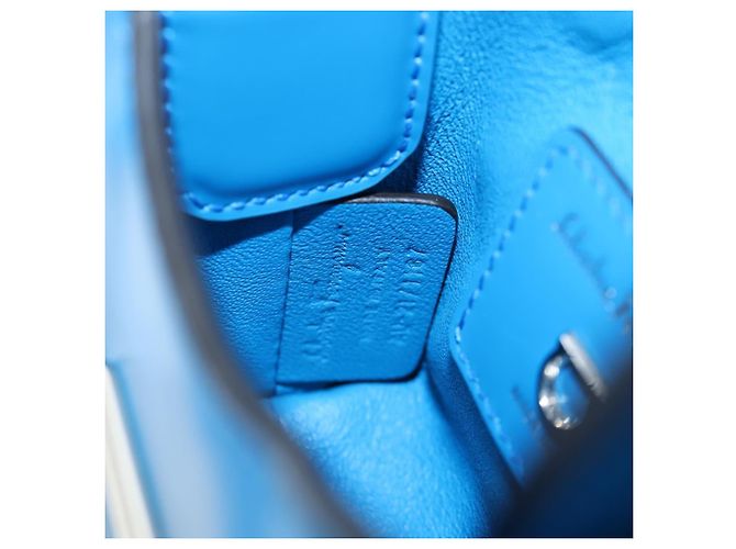 Pouch Salvatore Ferragamo Gancini in pelle blu e argento Auth 195518M - vista 21