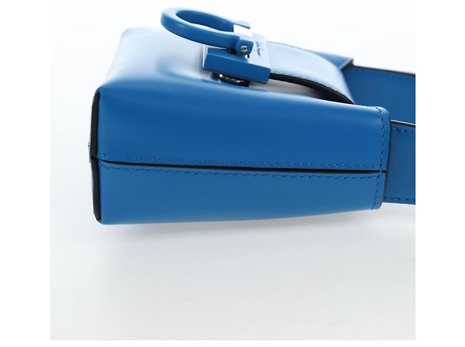 Pouch Salvatore Ferragamo Gancini in pelle blu e argento Auth 195518M - vista 5