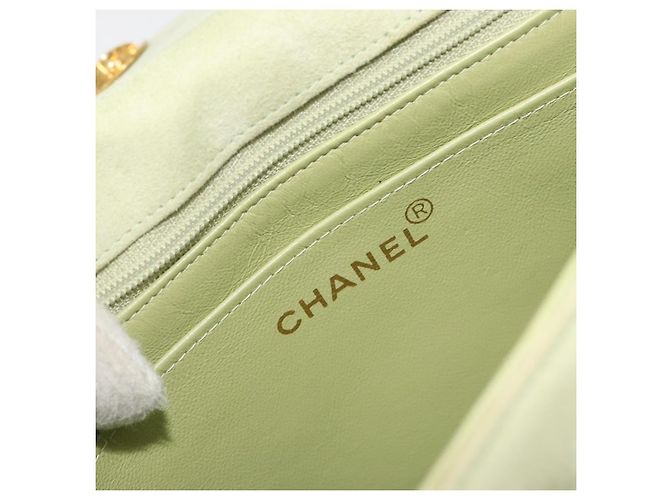 Borsa a tracolla CHANEL Matelassé in camoscio verde con CC tono oro Auth BA14888A - vista 17